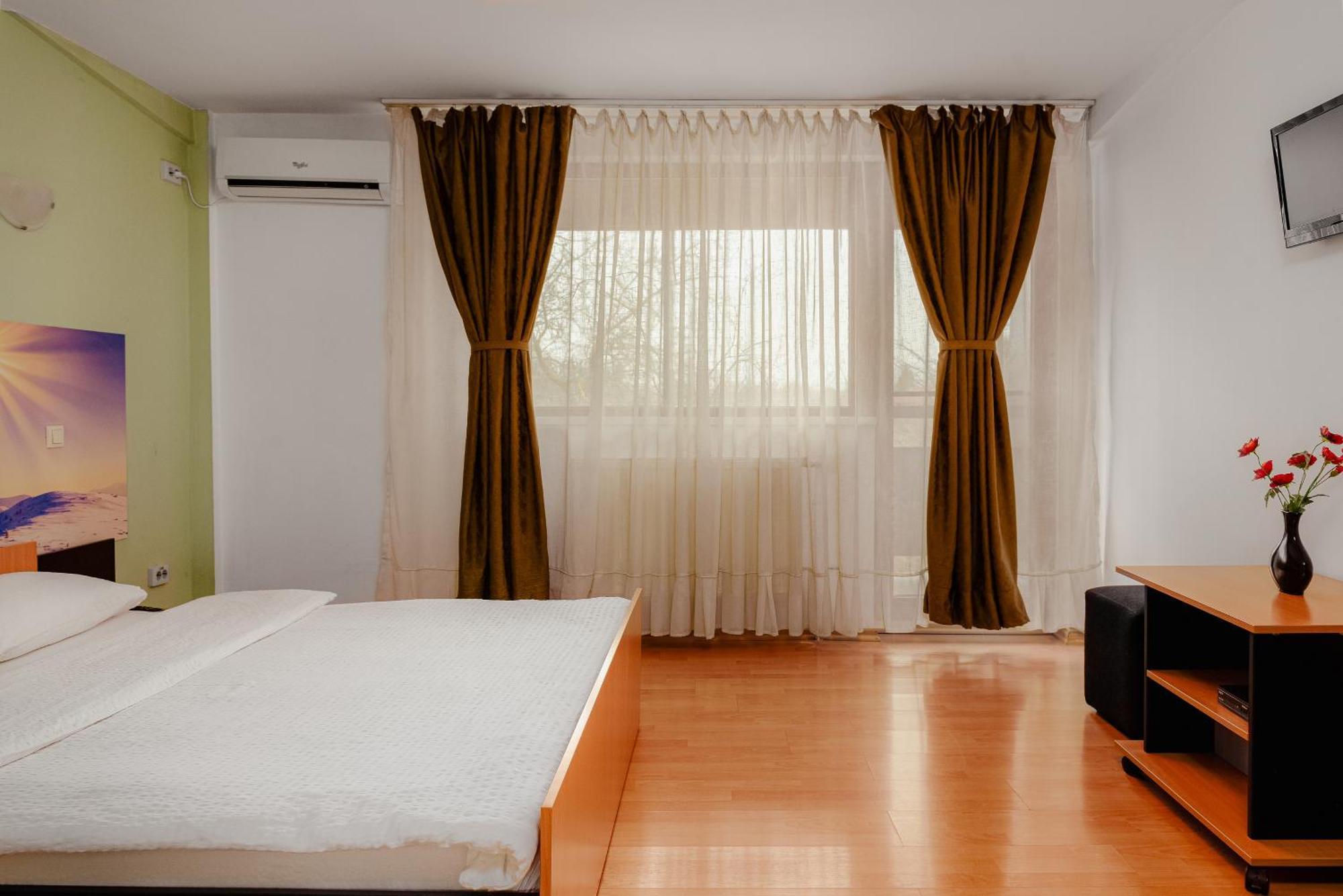 Business Transit To Therme & Bucharest Airport Saftica Экстерьер фото